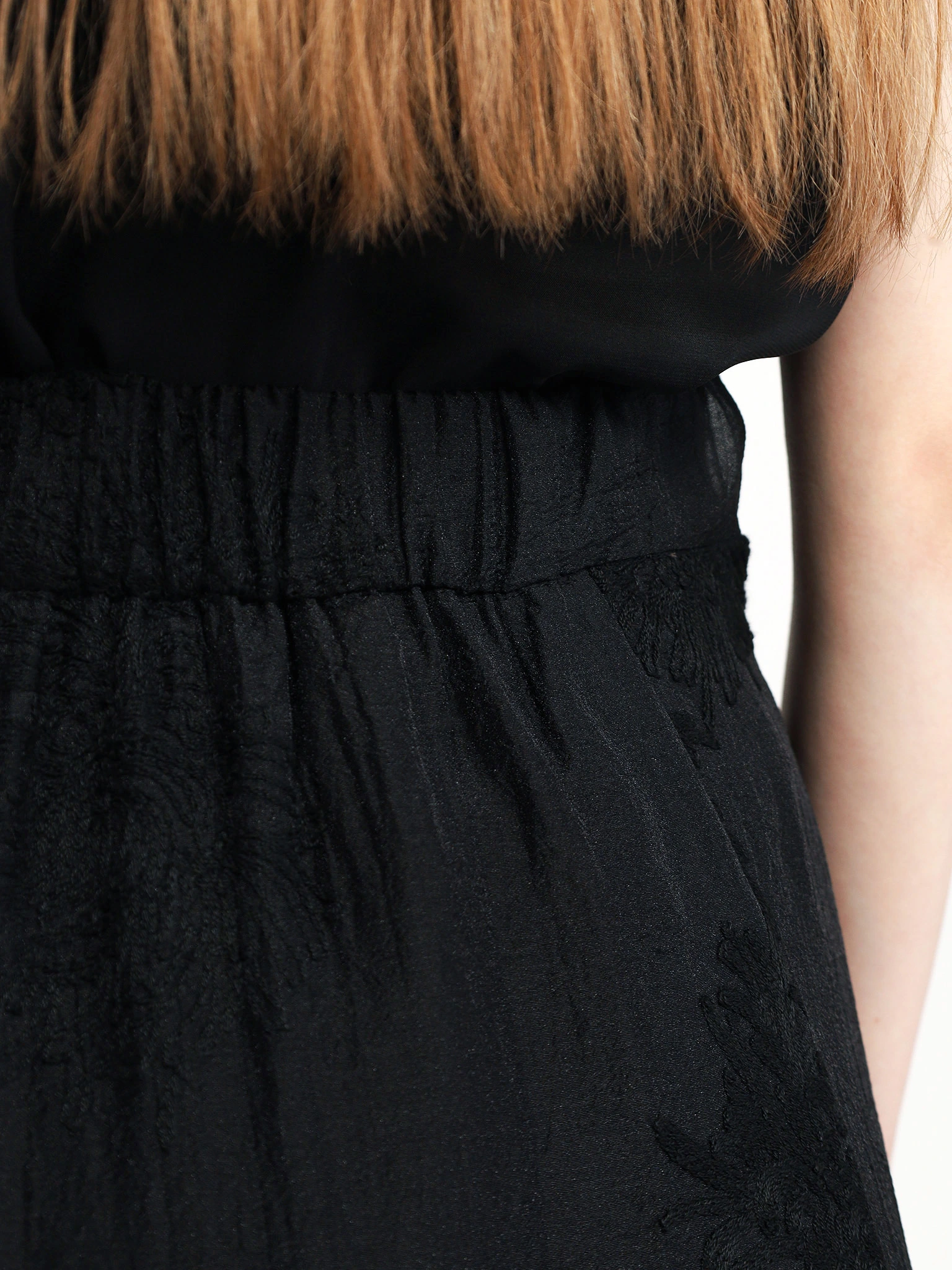 Юбка черного цвета с эластичным поясом